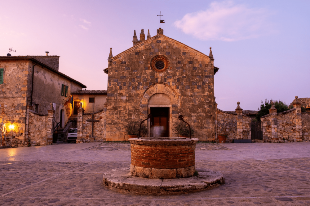 Piazza Roma e la Chiesa di Santa Maria