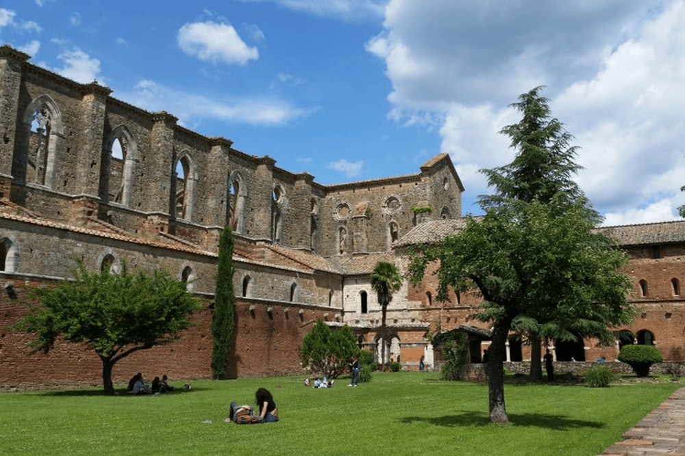 Esterno dell'Abbazia di San Galgano